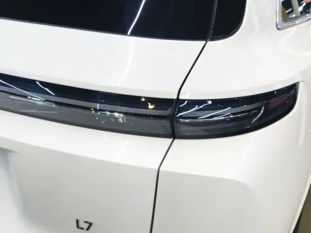 Li Auto L7 — Фото автомобиля 7