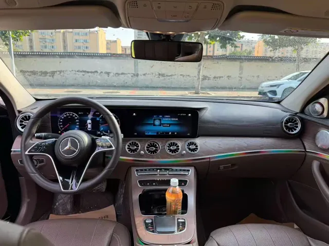 Mercedes-Benz E-Class — Фото автомобиля 5