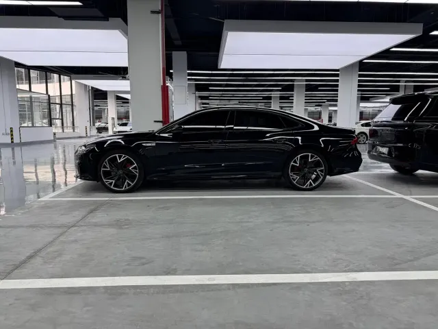Audi A7L — Фото автомобиля 12