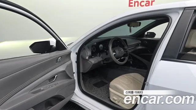 Hyundai Avante CN7 — Фото автомобиля 15