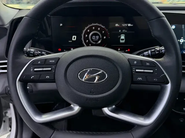 Hyundai Elantra — Фото автомобиля 13