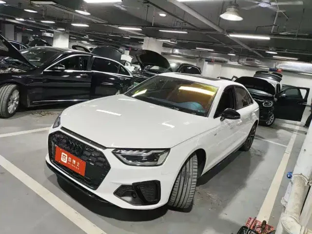 Фотография автомобиля — Audi A4L