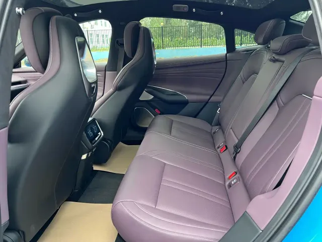 Xiaomi SU7 — Фото автомобиля 7