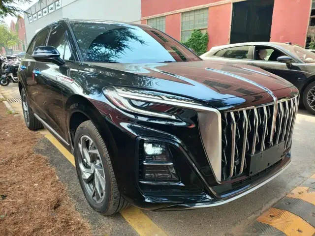 Hongqi HS3 PHEV — Фото автомобиля 3