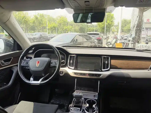 Hongqi Hongqi HS7 2022 3.0T Automatic 4WD ZhiLian QiYue Edition 5-seater — Фото автомобиля 12