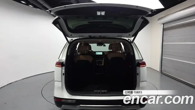 Kia Carnival Generation 4 — Фото автомобиля 20
