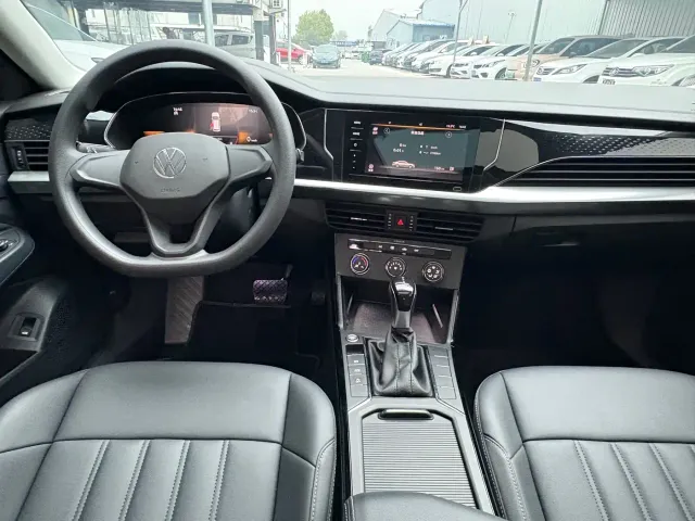 Volkswagen Passat — Фото автомобиля 15