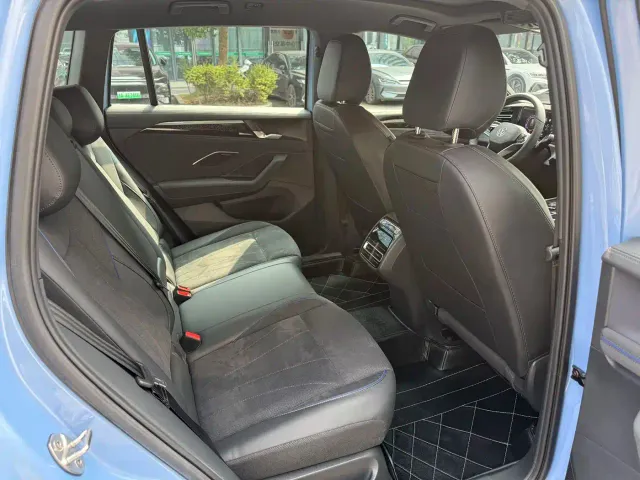 Volkswagen Tiguan L — Фото автомобиля 12