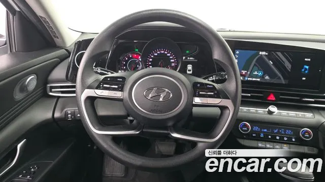 Hyundai AVANTE Avante (CN7) — Фото автомобиля 13