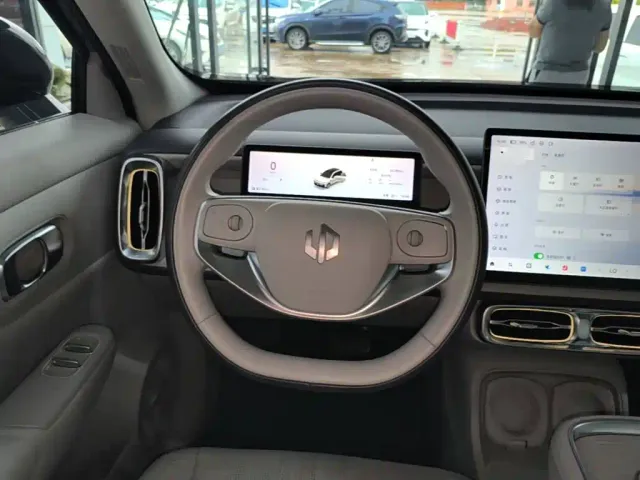 Leapmotor B10 — Фото автомобиля 10