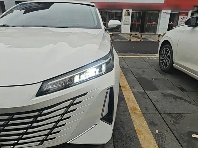 Changan Eado — Фото автомобиля 23