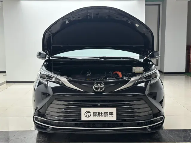 Toyota Sienna — Фото автомобиля 5