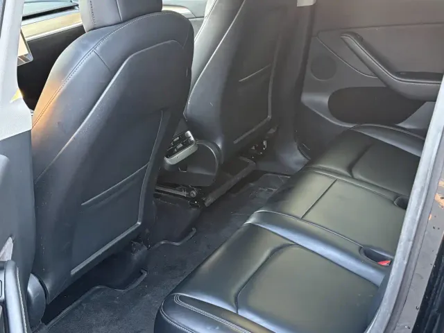 Tesla Model Y — Фото автомобиля 6