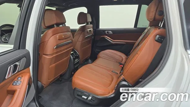 BMW X7 — Фото автомобиля 9