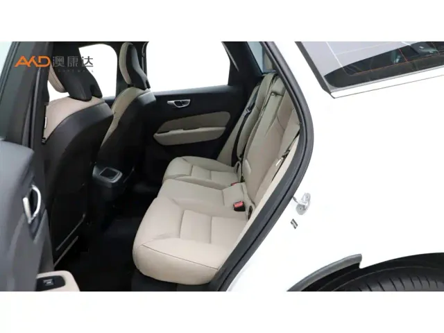 Volvo XC60 — Фото автомобиля 7