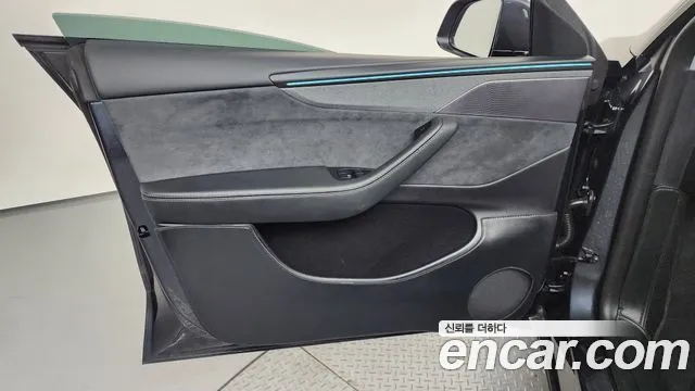 Tesla Model Y — Фото автомобиля 20