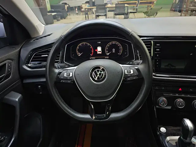 Volkswagen T-Roc — Фото автомобиля 14