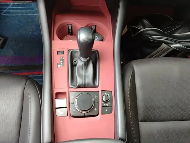 Mazda Axela — Фото автомобиля 13