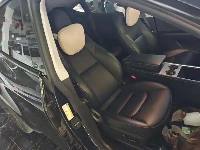 Tesla Model Y — Фото автомобиля 24