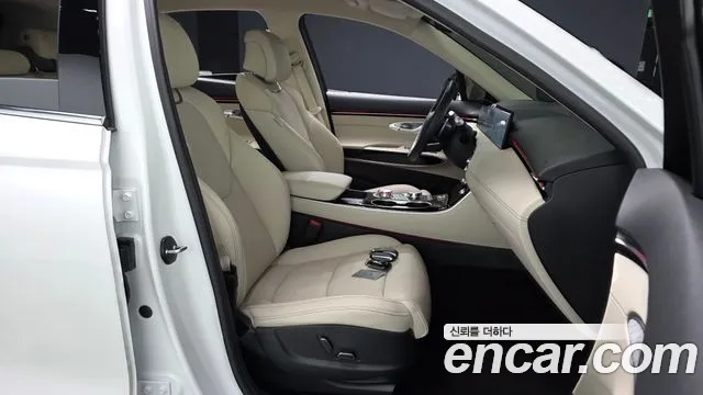 Genesis GV70 — Фото автомобиля 16