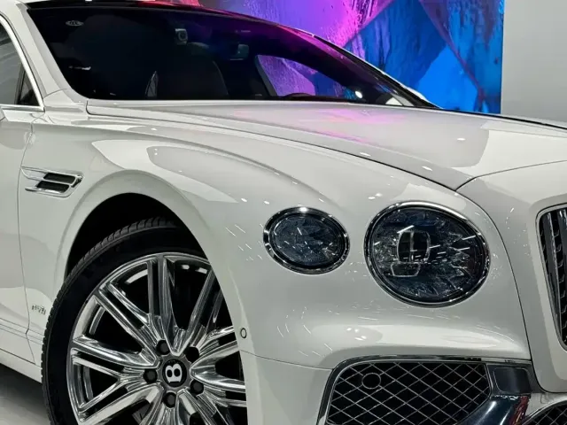 Bentley Flying Spur Plug-in Hybrid 2022 2.9T V6 Hybrid — Фото автомобиля 9