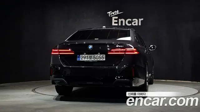 BMW 5-Series — Фото автомобиля 4