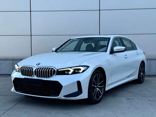 Фотография автомобиля — BMW 3 Series