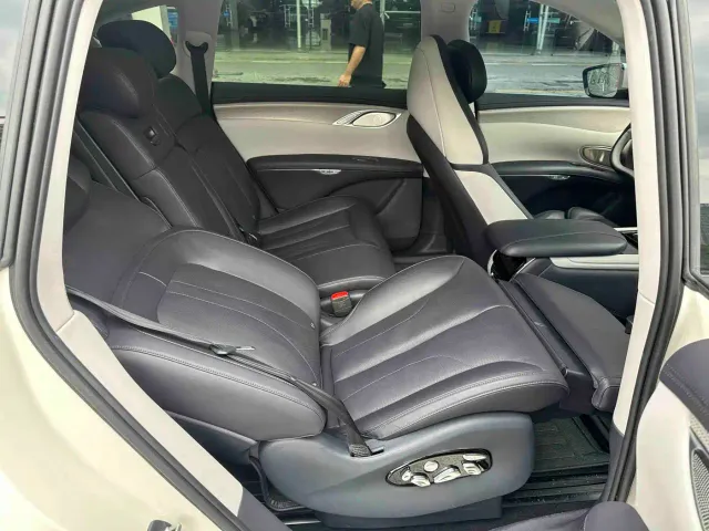 IM Motors IM LS7 — Фото автомобиля 11