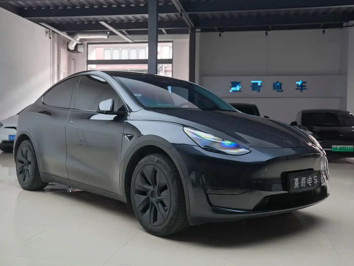 Tesla Model Y 2024 Long Range AWD — Фото автомобиля 8