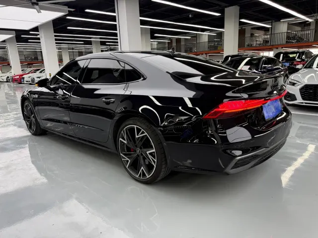 Audi A7L — Фото автомобиля 16