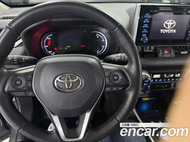 Toyota RAV4 — Фото автомобиля 15