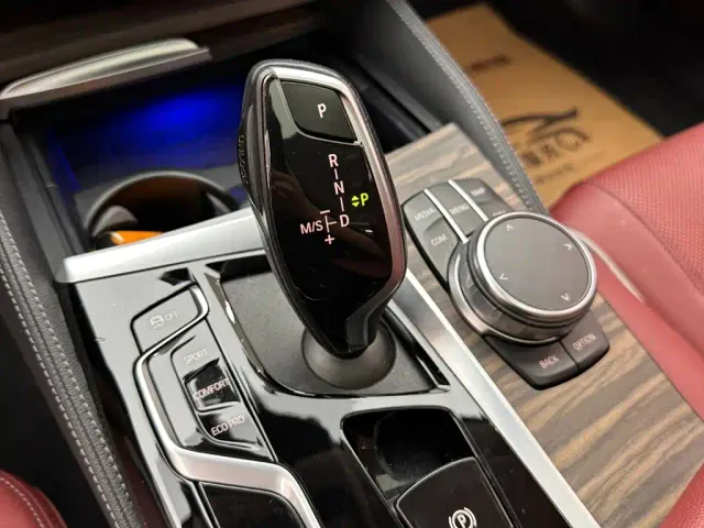 BMW 5 Series — Фото автомобиля 17
