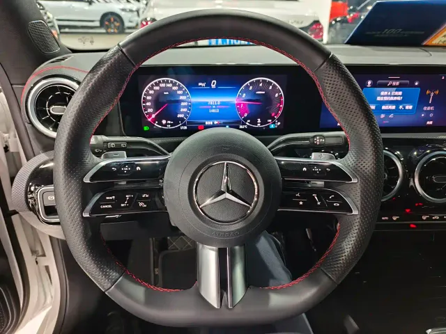 Mercedes-Benz CLA-Class — Фото автомобиля 10