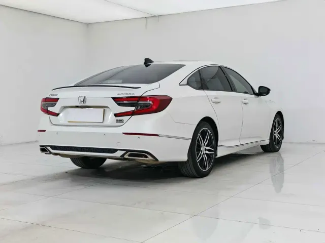 Honda Accord — Фото автомобиля 6