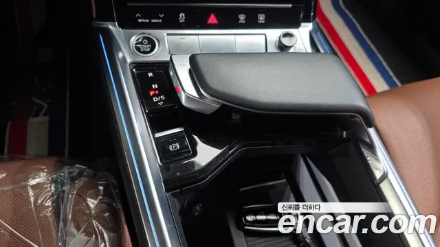 Audi e-tron — Фото автомобиля 9
