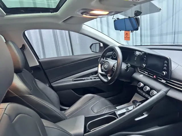 Hyundai Elantra — Фото автомобиля 14