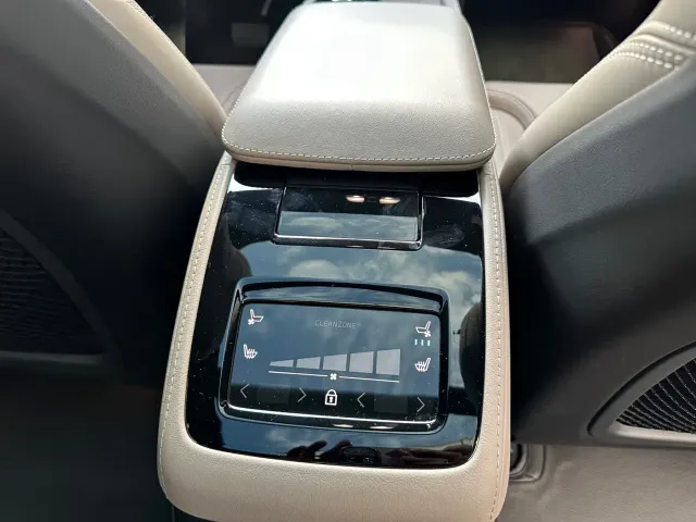 Volvo S90 — Фото автомобиля 23