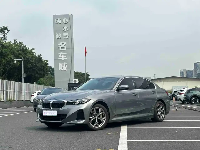 Фотография автомобиля — BMW i3