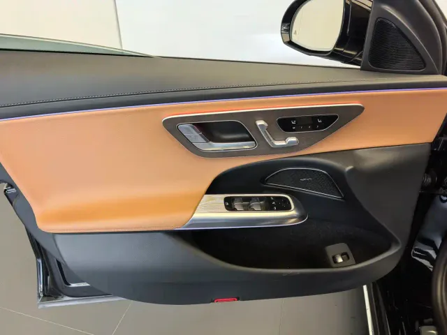 Mercedes-Benz E-Class — Фото автомобиля 16
