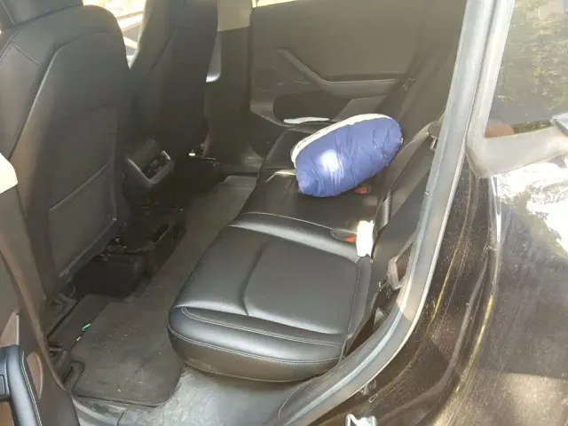 Tesla Model Y — Фото автомобиля 13