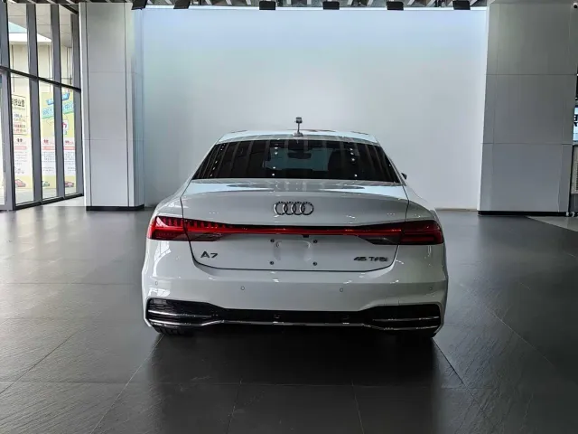 Audi A7L — Фото автомобиля 18