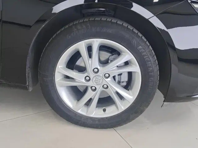 Buick Regal — Фото автомобиля 6