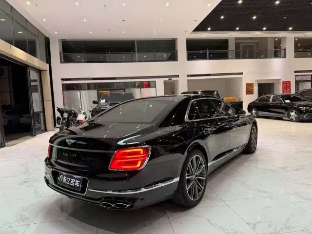 Bentley Flying Spur — Фото автомобиля 9