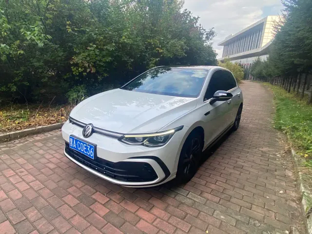 Фотография автомобиля — Volkswagen Golf