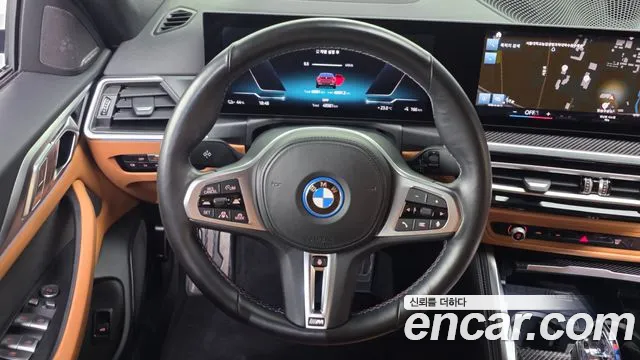 BMW i4 — Фото автомобиля 19