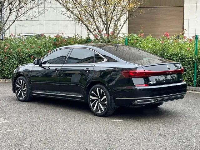 Volkswagen Passat — Фото автомобиля 7