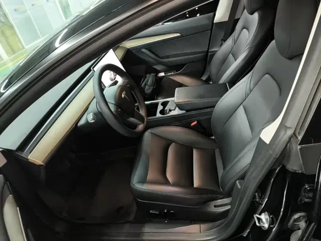 Tesla Model 3 — Фото автомобиля 14