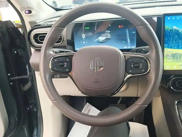 Leapmotor C11 — Фото автомобиля 10