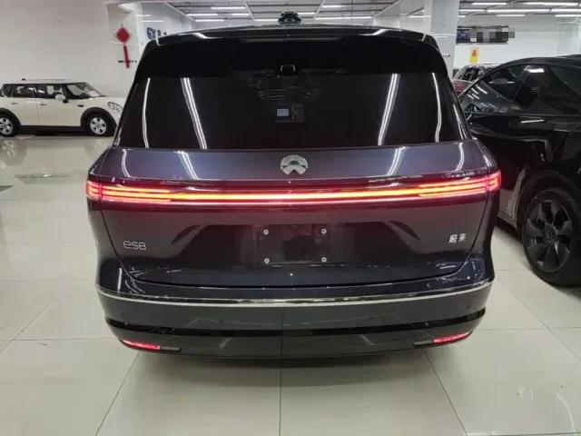 Nio ES8 — Фото автомобиля 5