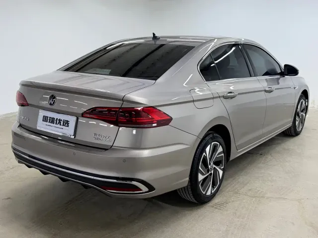 Volkswagen Bora — Фото автомобиля 5